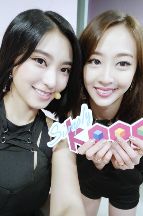 Yoon Bora &amp; DaSom (Sistar) - Simply Kpop Selcas