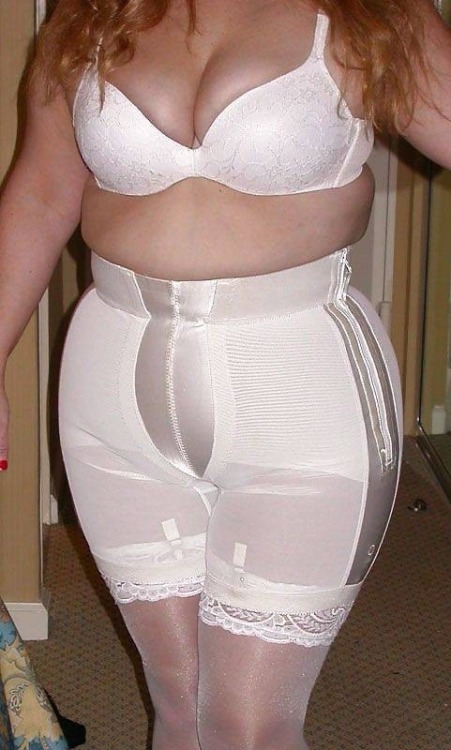 cameltoe butt bikini panties pants figuremodel stunning clublingerie Bumposers otb panties Knickers 