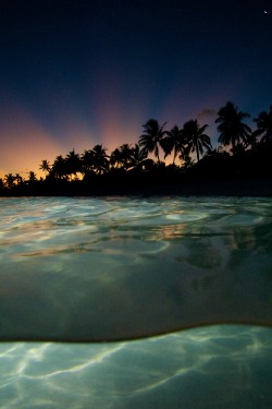 ponderation:  Tetiaroa Sunset by TMK Tahiti