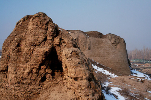 Ruins of Loulan (Xinjiang, China).Loulan was an ancient oasis city, the eastern gateway to theTaklam