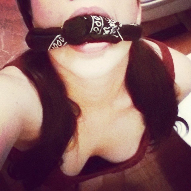 bandanascarfgagged:  distressfulactress ♡