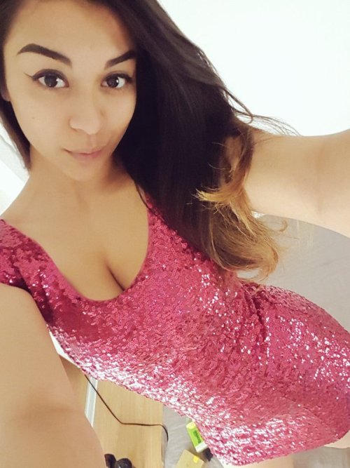 goldenboi808: 671jon:  Fukin sexy  Sexy n thick Wow