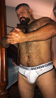 bear-tum:  osotexano1972:Happy saturday bears🐻🐻🐻 134