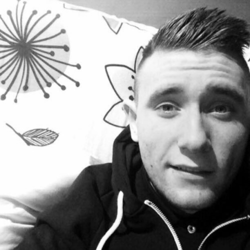 jordansboysxoxo: Can anyone help me bait these guys from Edinburgh message me for their details than