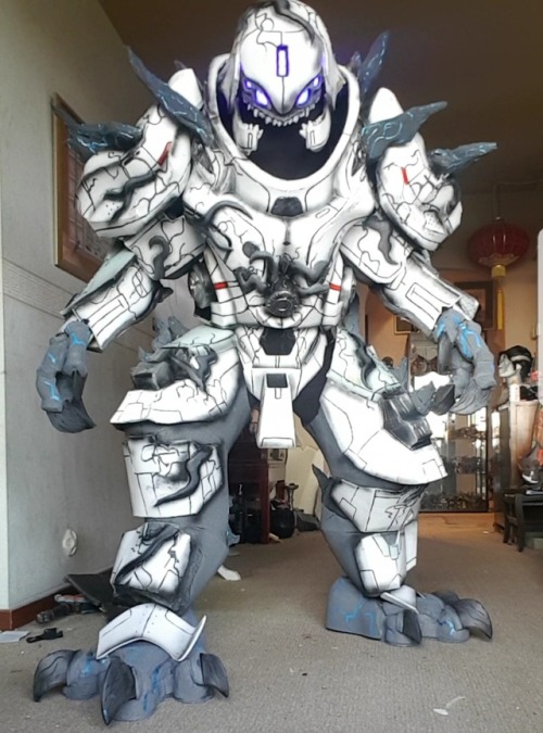 crescent31: Did someone say Kaiju? No? Oh too bad.Because here is my finished Drone Jaeger Kaiju from Pacific Rim Uprising!All made out of EVA and Upholstery foam~