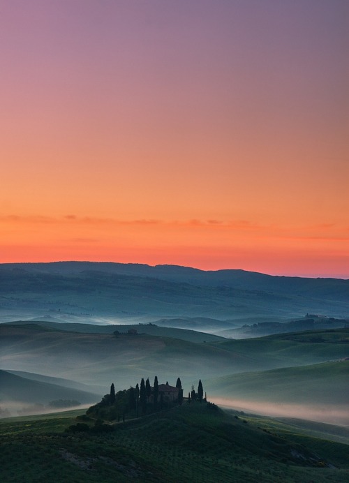 astratos:  Misty morning at Belvedere  |  Salva del Saz 