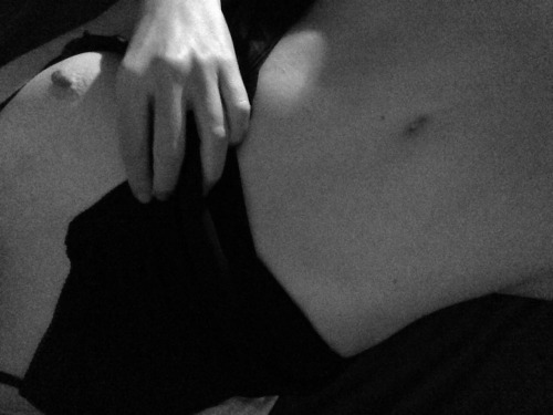 back_to_black_04_(the-naked-me)