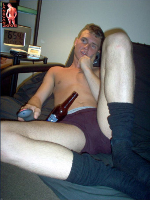 jovasw:Mmm i want to sniff his socks