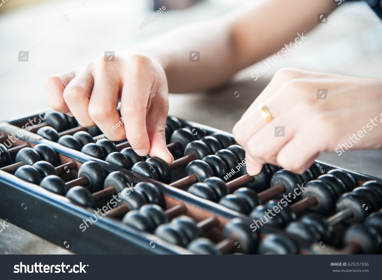 writana:  systemshocker:  writana:  systemshocker: how many 100 year olds are there