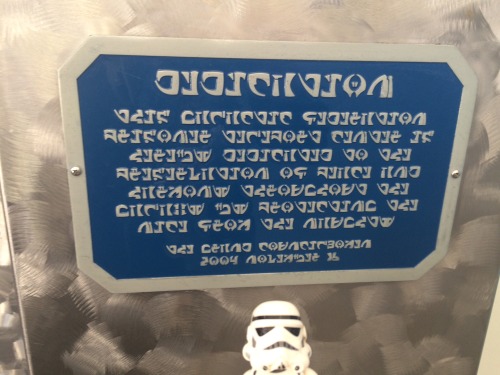 ? ? ???? ?? ? Where is Stitch or a protocol-droid when you need one. =\ |-o-|