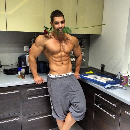 cdnlifter27:  Gal Balint