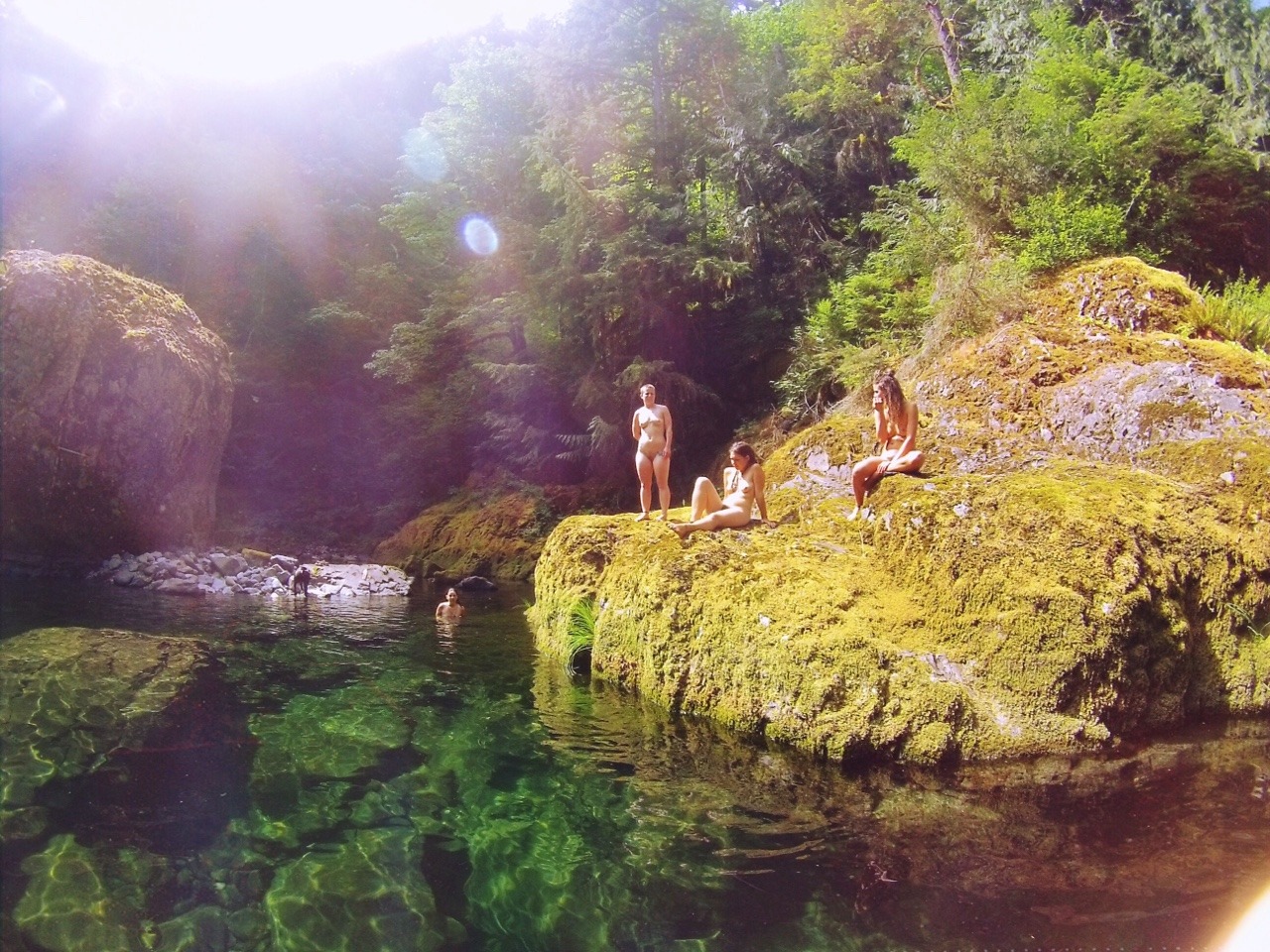 jah-feel:  ~Everyone I know is a mermaid~
