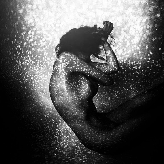 bestowmysubmissiveart:  Photo by Carolin Gutt 