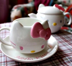 tinkevidia:  Sanrio: Hello Kitty:) 