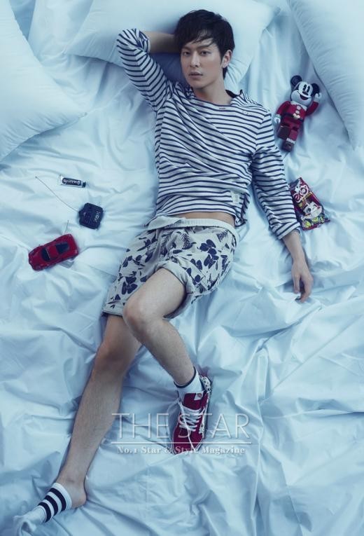 yourmomentofkpop:  Ode to The Star magazine’s bed photos. I. Hongbin of VIXX II.