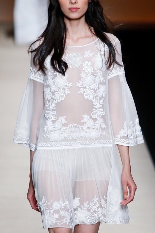 empress-empire:Fei Fei Sun || Alberta Ferreti S/S15 RTW