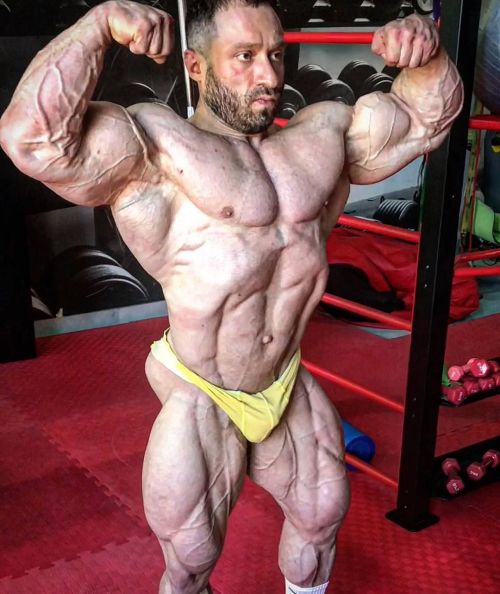 musclebud69: frombeef2beast: officialbisandtris:Don’t sleep on @olehkryvyi Keep an eye out for