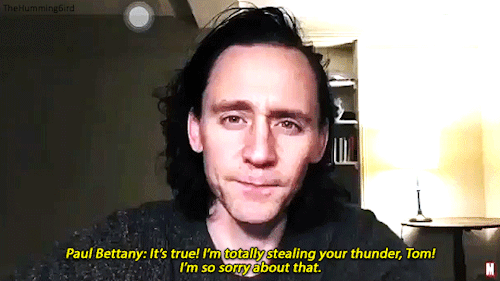 thehumming6ird:‘Our next question Is from Tom H In the UK…’Tom Hiddleston infiltrates the Wandavisio