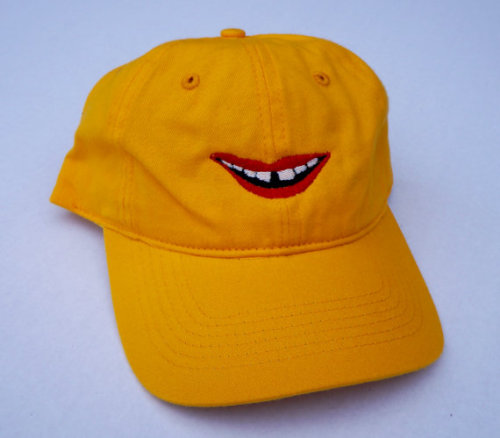 littlealienproducts:  Gap Tooth Hat by  Shallocat   