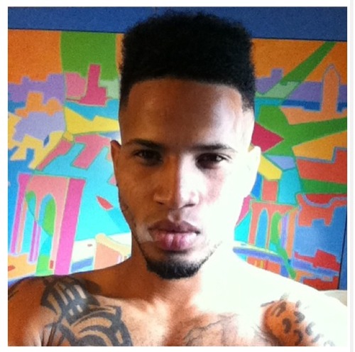 13-inches:  talldaddy:  m-jcob:  lightskinnedboys:  The frame on him  Nice body  www.talldaddy.tumblr.com/archive  Hi