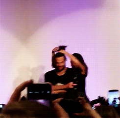 out-in-the-open: The time Gen put Jared’s hair in a bun and killed the fandom (♥ ♥)