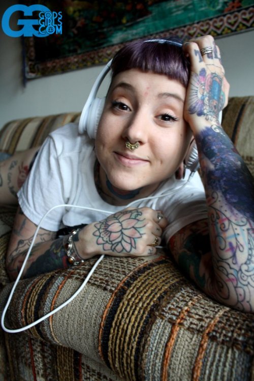 ggeverything:  Join GodsGirls.com to see more of Evie!