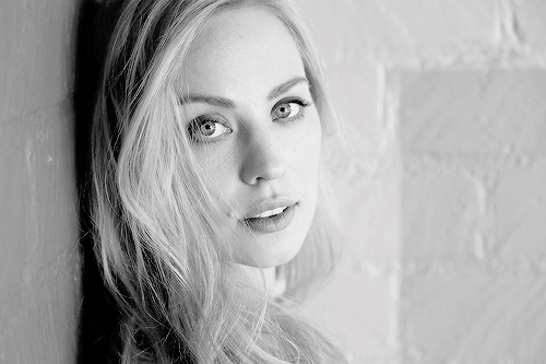 XXX dailymarvelqueens:   Deborah Ann Woll for photo