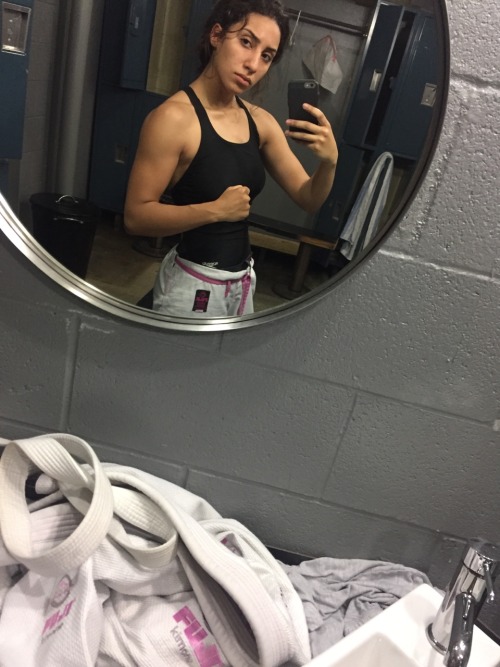 ayasmeme:I’m starting to get my muscle back