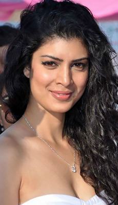 Tina Desai Tumblr_osabkcjIke1vllcfso2_250