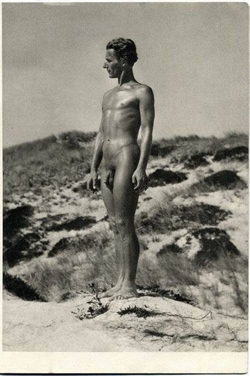 vintagemusclemen:  Tonight’s theme is men in the dunes at the beach.  My friend Mr. Scumb