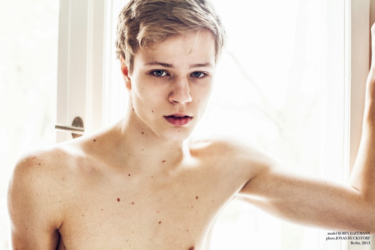 frodosbois:  the-modern-xy:  the-modern-xy : Robin Hafemann by Jonas Huckstorf  
