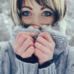 girls-snap:  Winterish by LinkyQ 