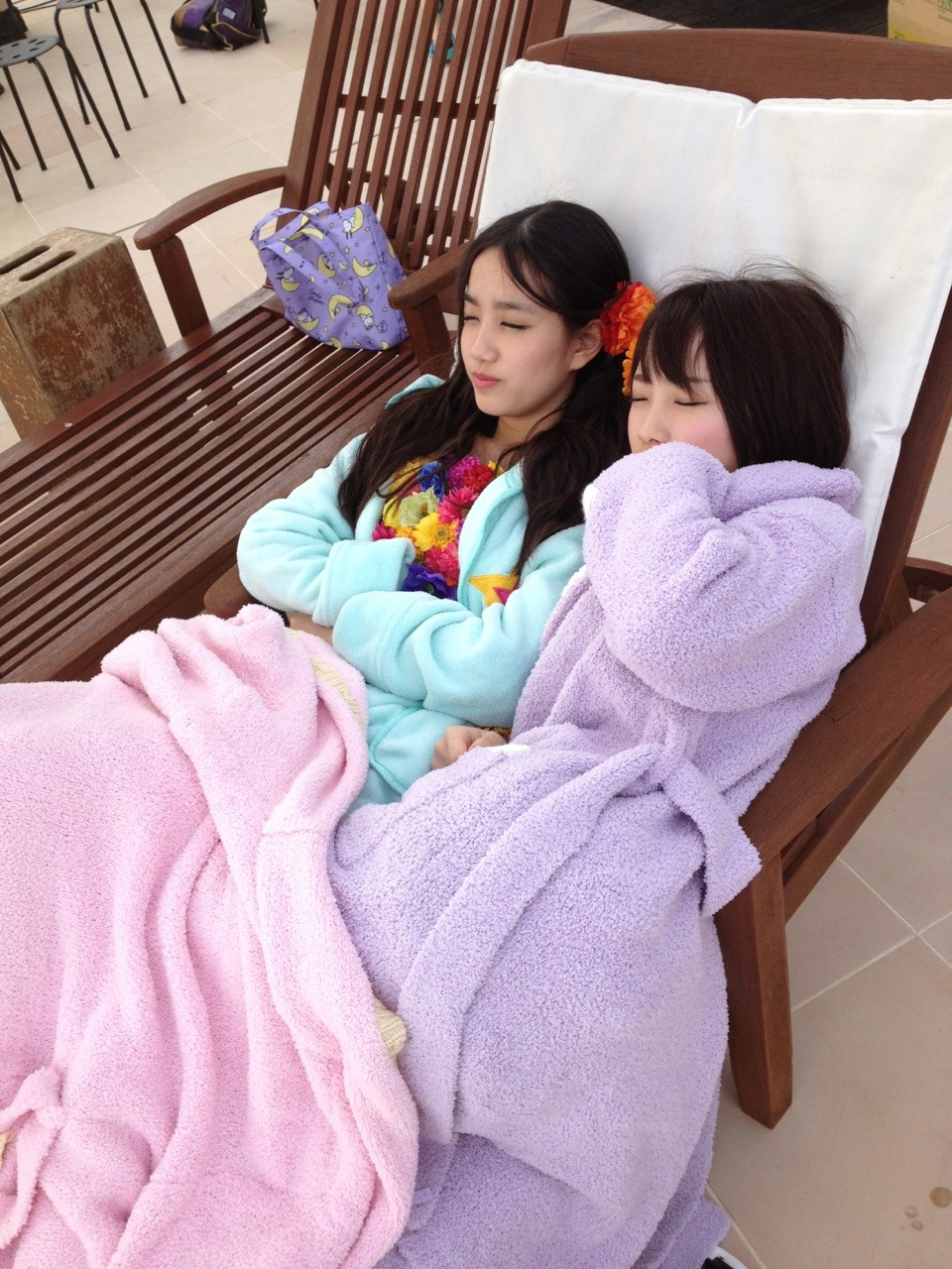 team4-ever:  加藤玲奈 - Google+ さよならクロール発売日♥オフショットやでー(^^♪よろしくです！！れなっち
