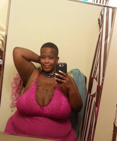 hugeblackbooblover: ssbbwluva: zues1977:  bigbootylist: Brittney    Damn I miss u Bae   I want 