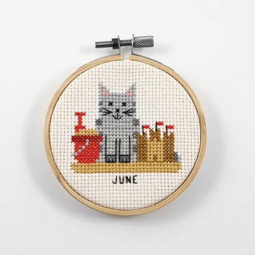 The finished version for the cat with a sand castle and scoop and bucket for the month JuneYou can f