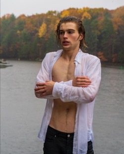 santaferomantic:nerdinthemoon:Nick Vogt