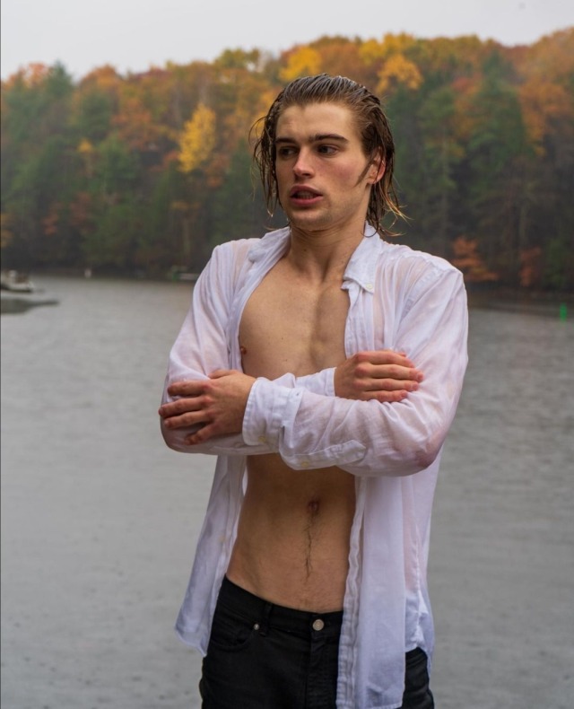 santaferomantic:nerdinthemoon:Nick Vogt