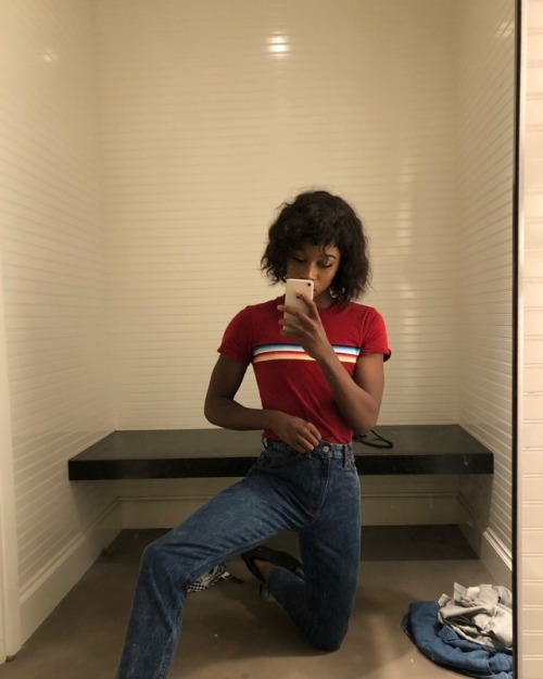 vanniall: Just wanted to drop some pictures in where i actually have my clothes ON haha anyway hope 