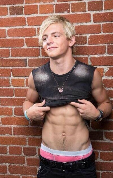 Porn boytrappedinthcloset:  Ross Lynch photos