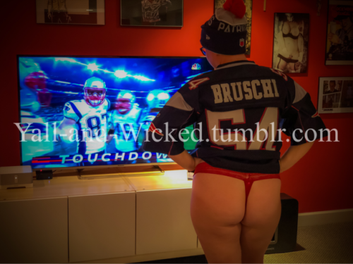 yall-and-wicked:Having a little Super Bowl fun…