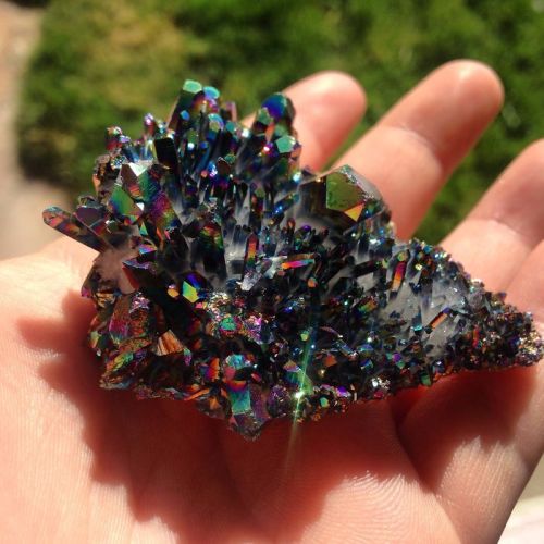 cranky-urie:  aussiepikachu:  the-awesome-quotes:  Extremely Beautiful Minerals And Stones.  watermelon stone  ^ i scrolled back