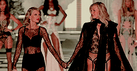 kaylorgifs:  “Taylor and I met at the Victoria’s Secret Fashion  Show two years ago. Lily Aldridge introduced us. She was like,  ‘OK, you two are kindred spirits. How have my two nice American friends  never met?’ And that was it…”