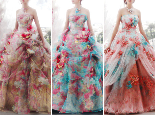 chandelyer:wedding gowns byStella De Libero