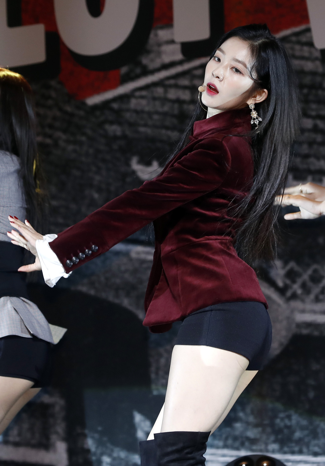 perving on female kpop