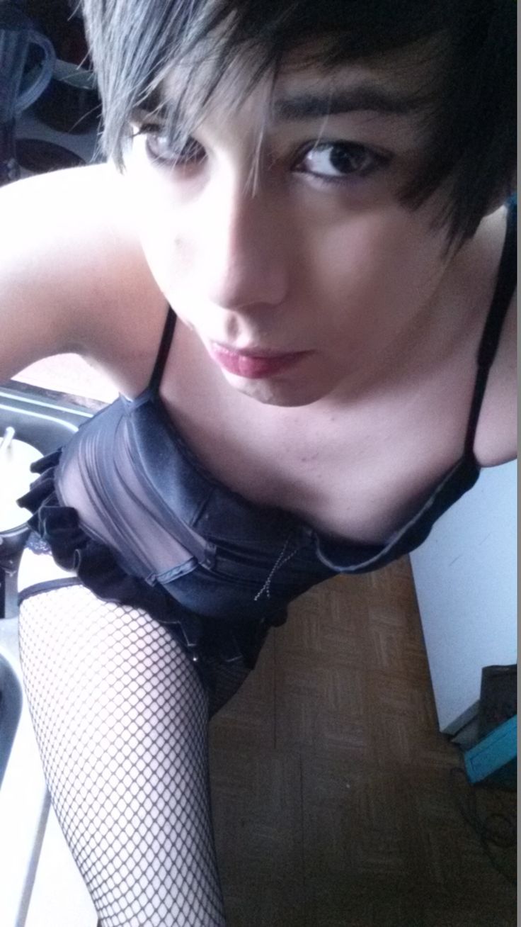 amateur-tranny:  Free Tranny Tubes   Free Shemale Videos 