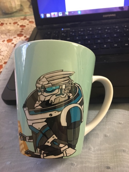 magpie-song:  SCREAMING MY GARRUS MUG IS HERE 