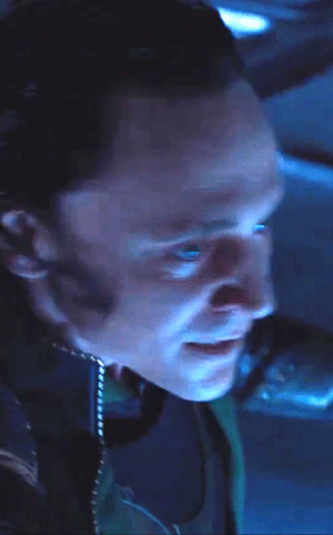 loki-thou-art-drunk:Loki and his post-portal crazy eyes.