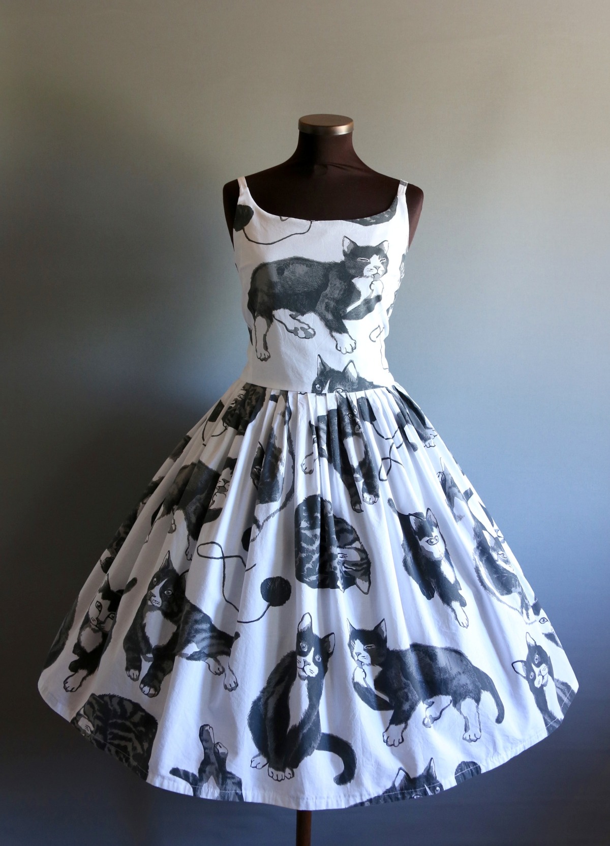 sosuperawesome:  1950’s Style Pleated Skirt Cotton Dresses  Pastello Dresses on