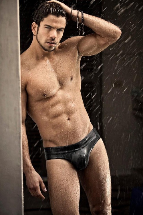 https://male-dreams-blog.tumblr.com/post/118597215065