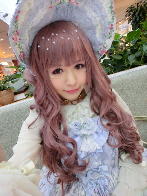 frillypinkdreams: yannmmm: Today’s Outfit:Angelic Pretty - Belle Epoque RoseMy Lookbook My Instagram